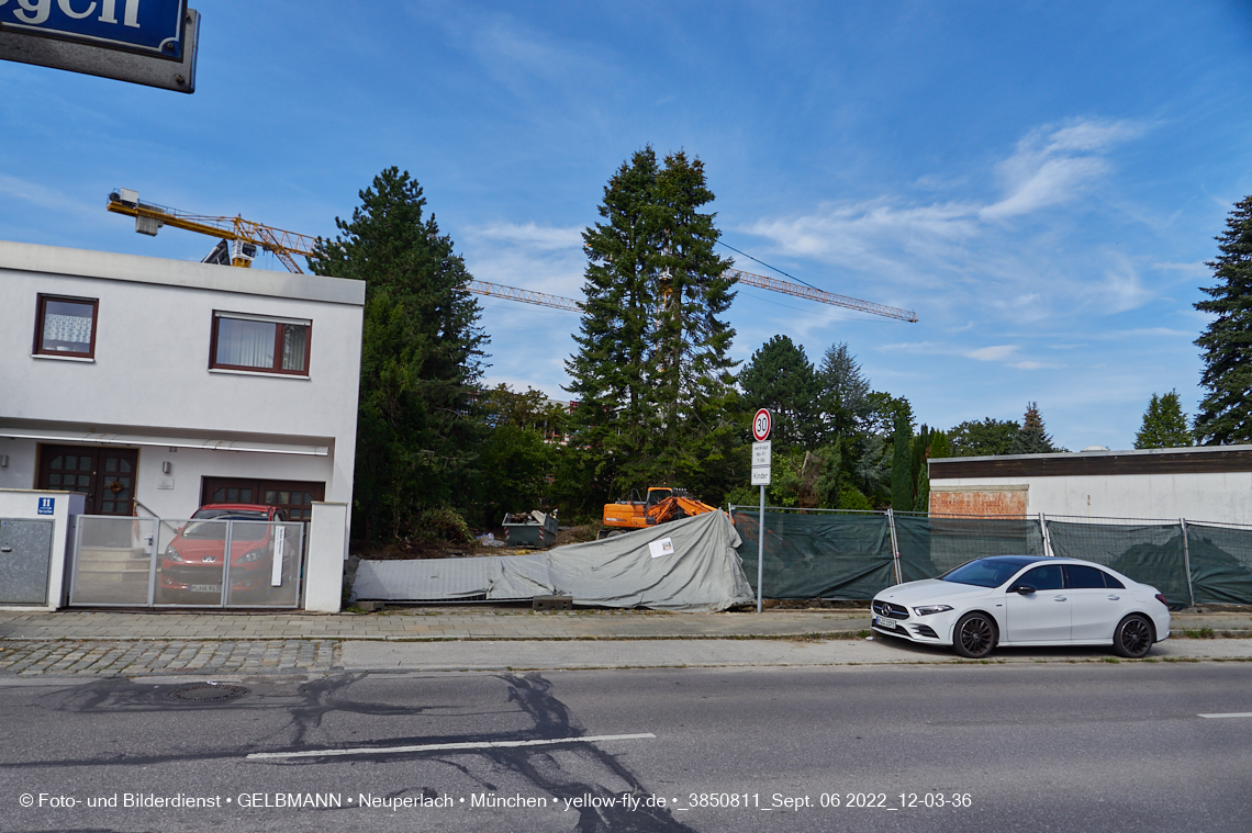 06.09.2022 - Baustelle an der Niederalmstraße 16 und Hugo-Lang-Bogen 13 in Neuperlach-Trudering